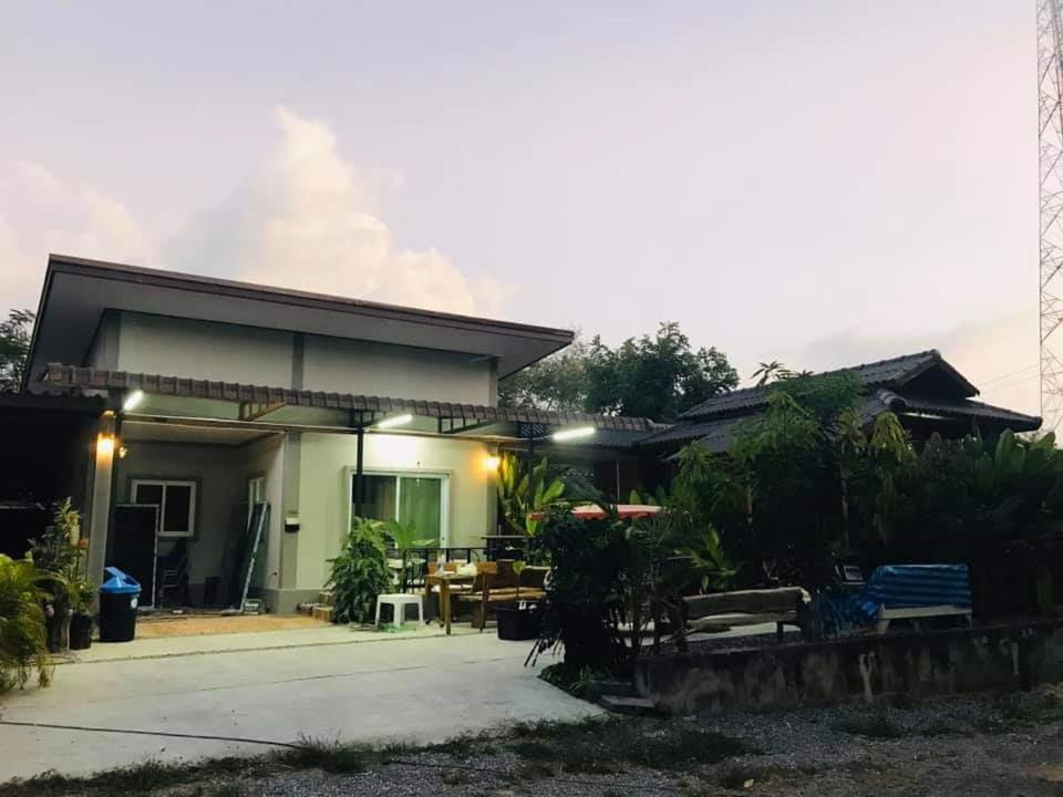 บ้านทะเลอิ่มเอม Bann Talay Im Eimm Ban Phe Eksteriør billede