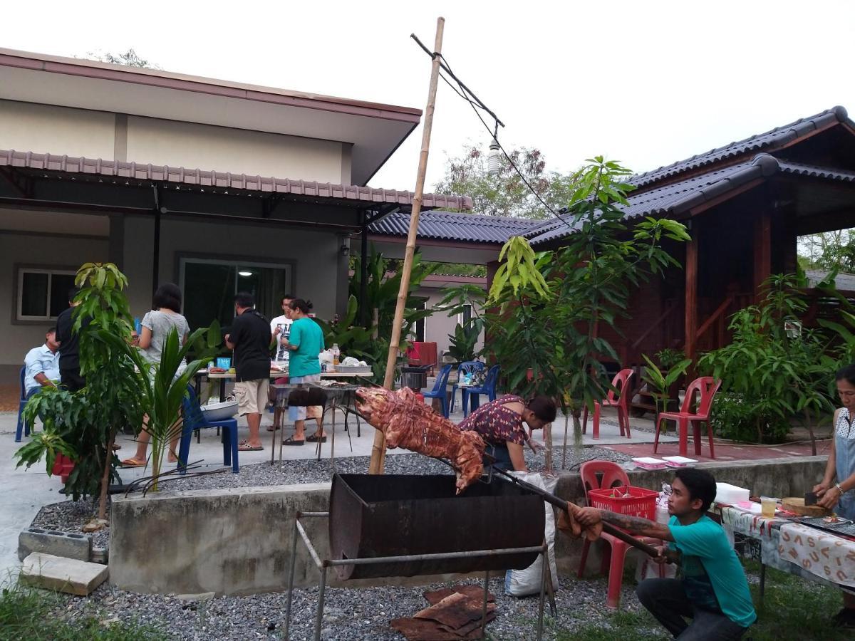 บ้านทะเลอิ่มเอม Bann Talay Im Eimm Ban Phe Eksteriør billede