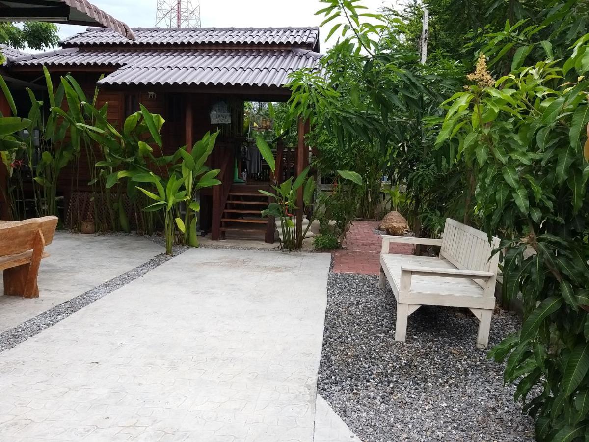 บ้านทะเลอิ่มเอม Bann Talay Im Eimm Ban Phe Eksteriør billede