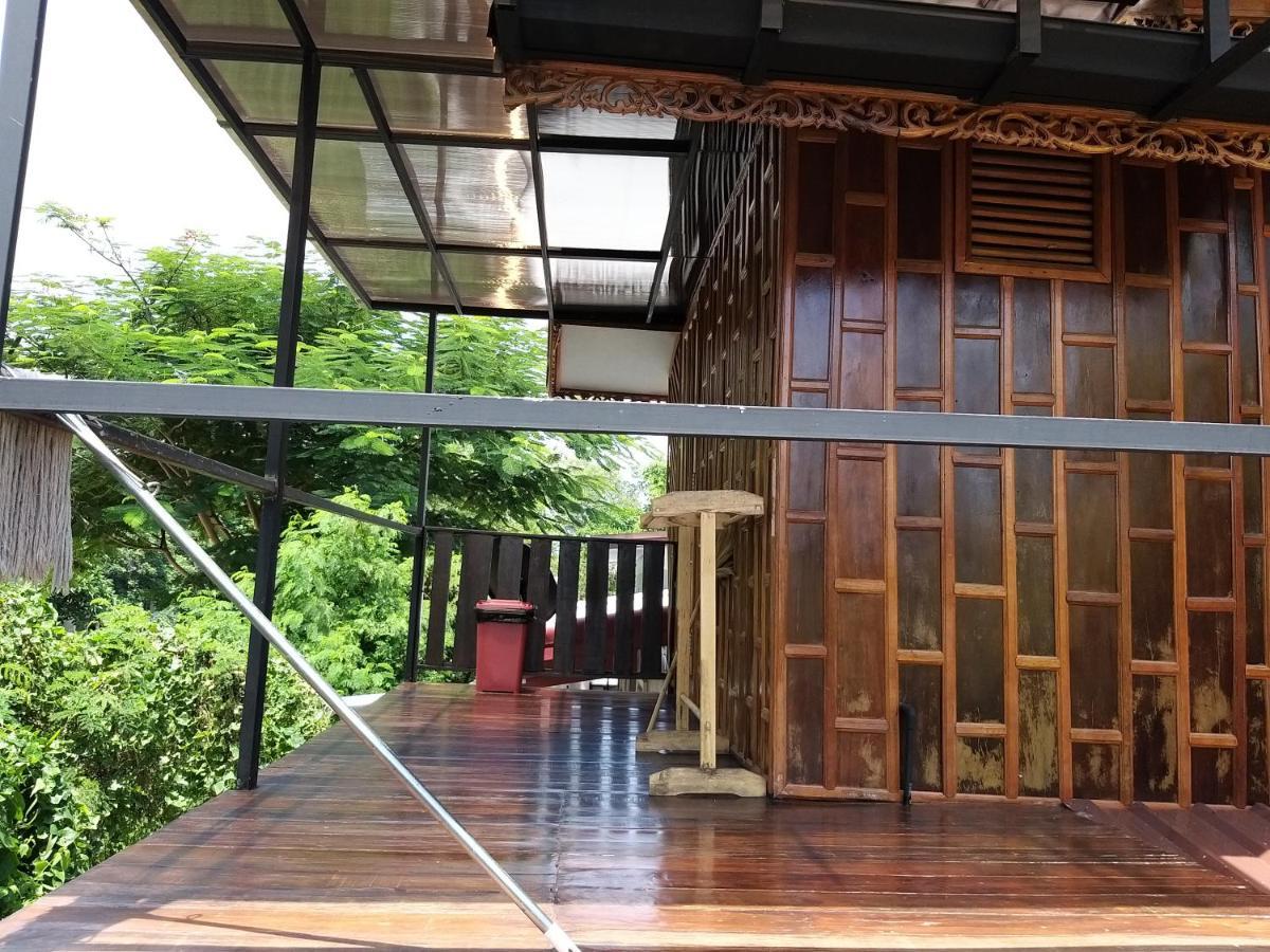 บ้านทะเลอิ่มเอม Bann Talay Im Eimm Ban Phe Eksteriør billede